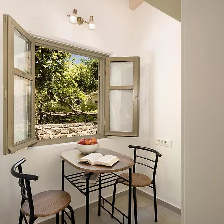 Vaggelis House 펜션